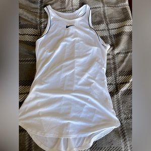 Nike tank top size Small
